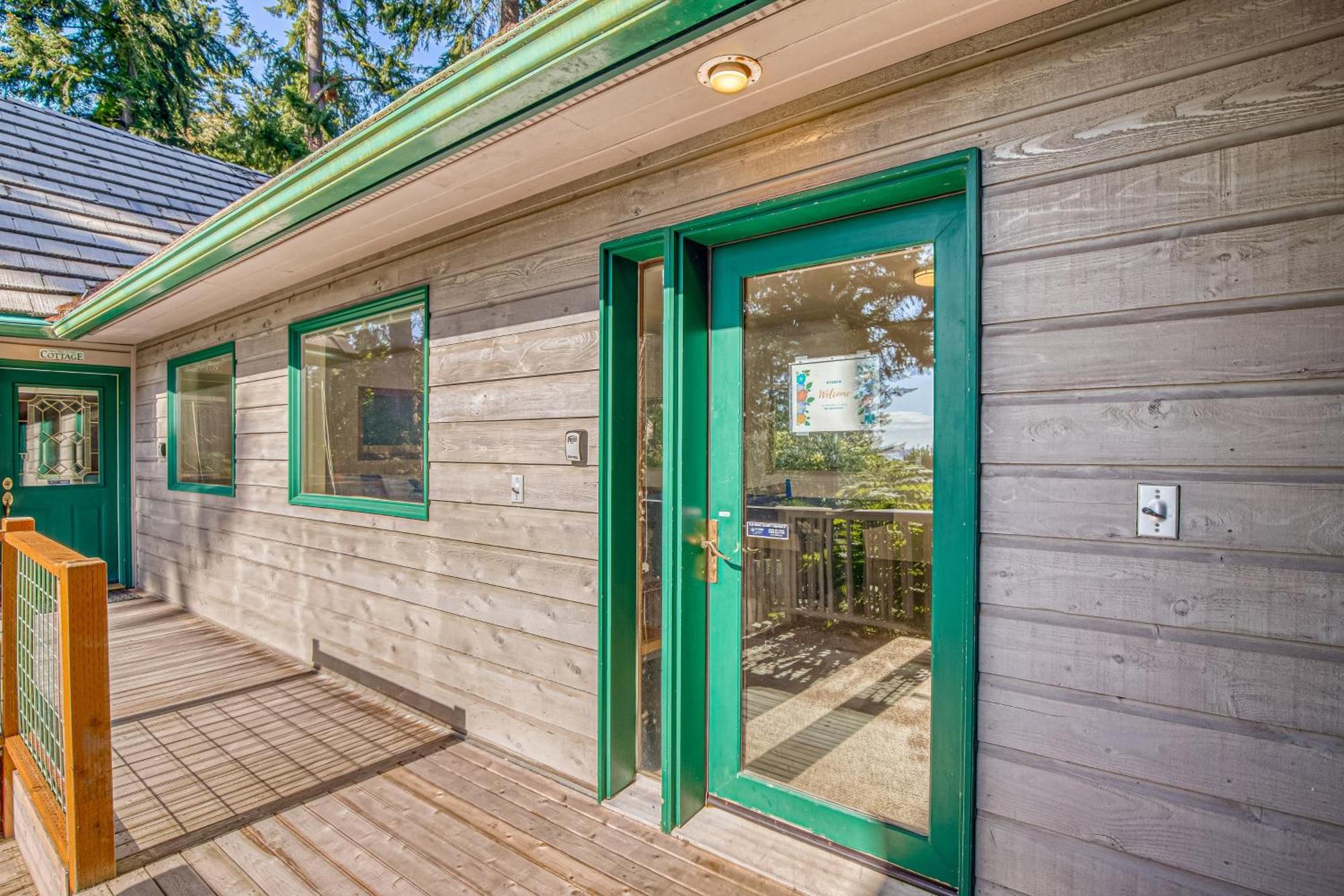 The Quintessa Cottage Clinton Extérieur photo